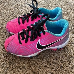 Nike girls softball cleats